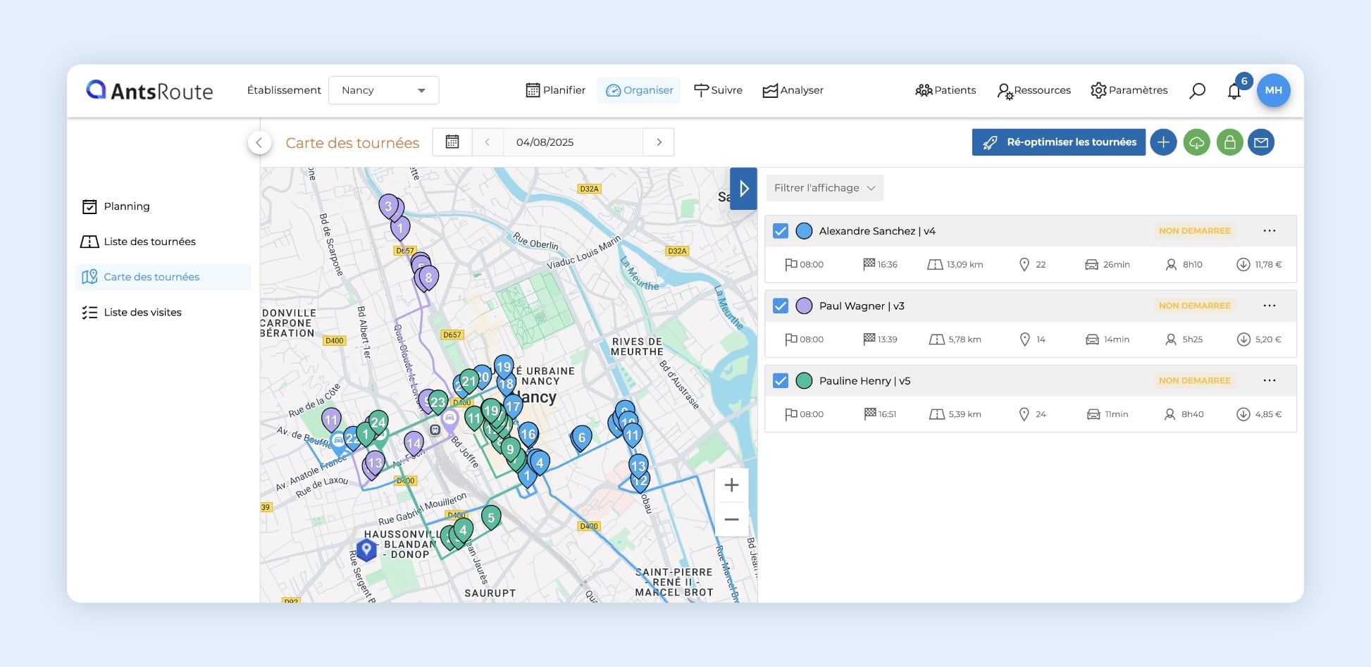Le logiciel d'optimisation de tournées AntsRoute montrant trois tournées de kinésithérapie à domicile sur une carte.