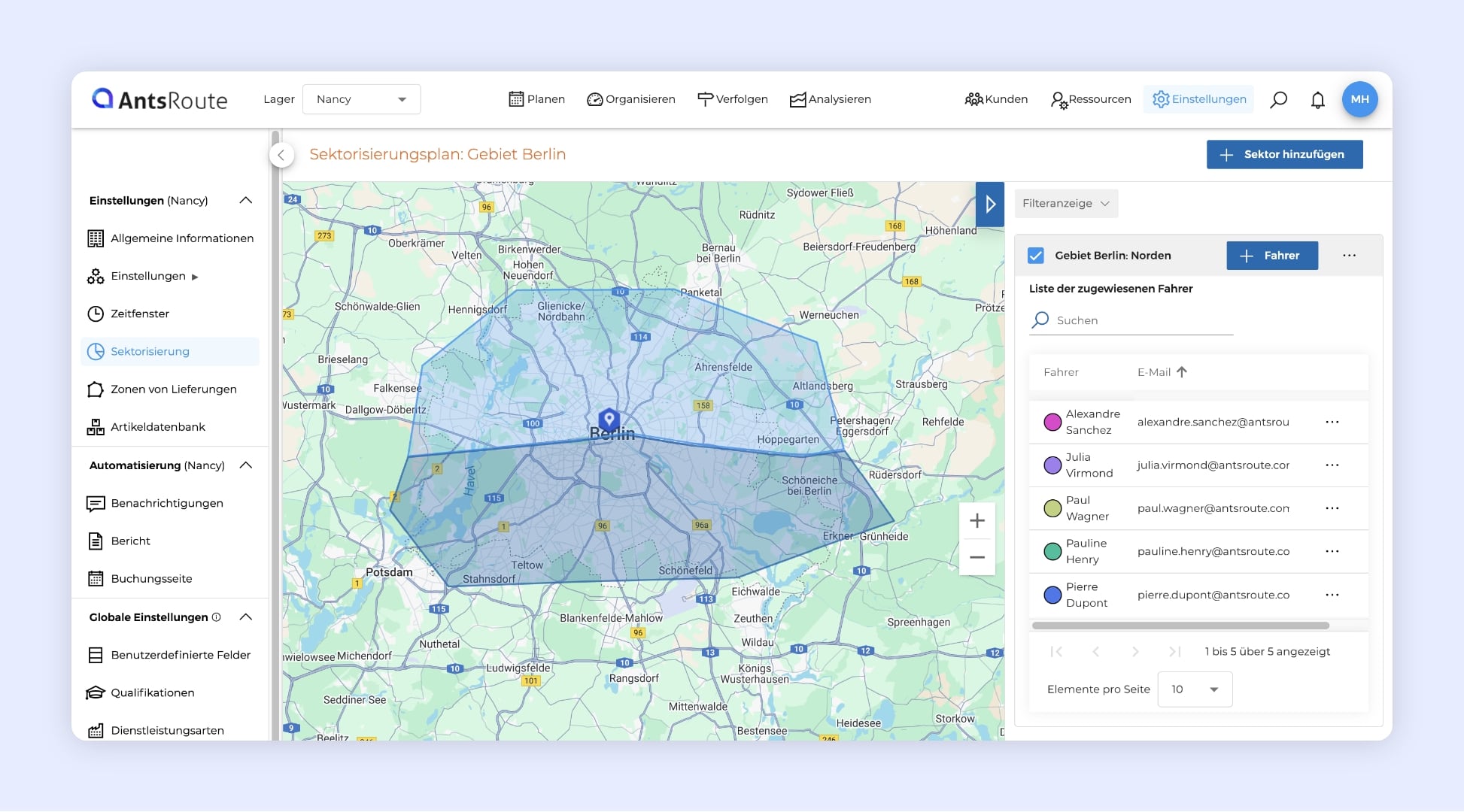 AntsRoute-Karte mit Einsatzgebieten und zugewiesenen Zustellern zur Tourenplanung.