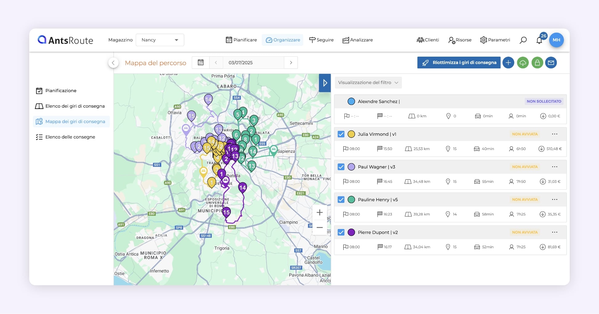 L’interfaccia del software di ottimizzazione AntsRoute che mostra 4 giri di consegna a Roma su una mappa.