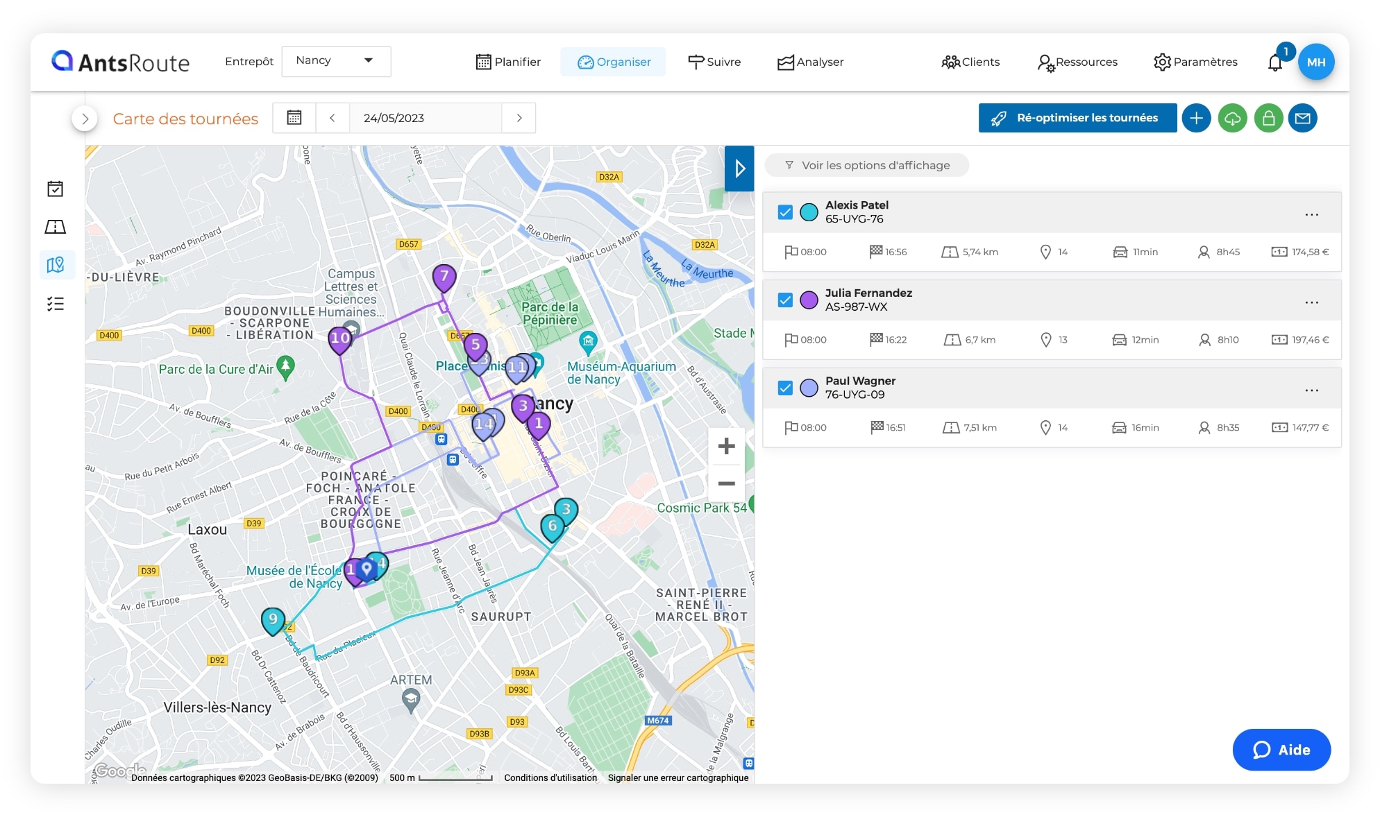Le logiciel AntsRoute montrant trois tournées sur une carte.