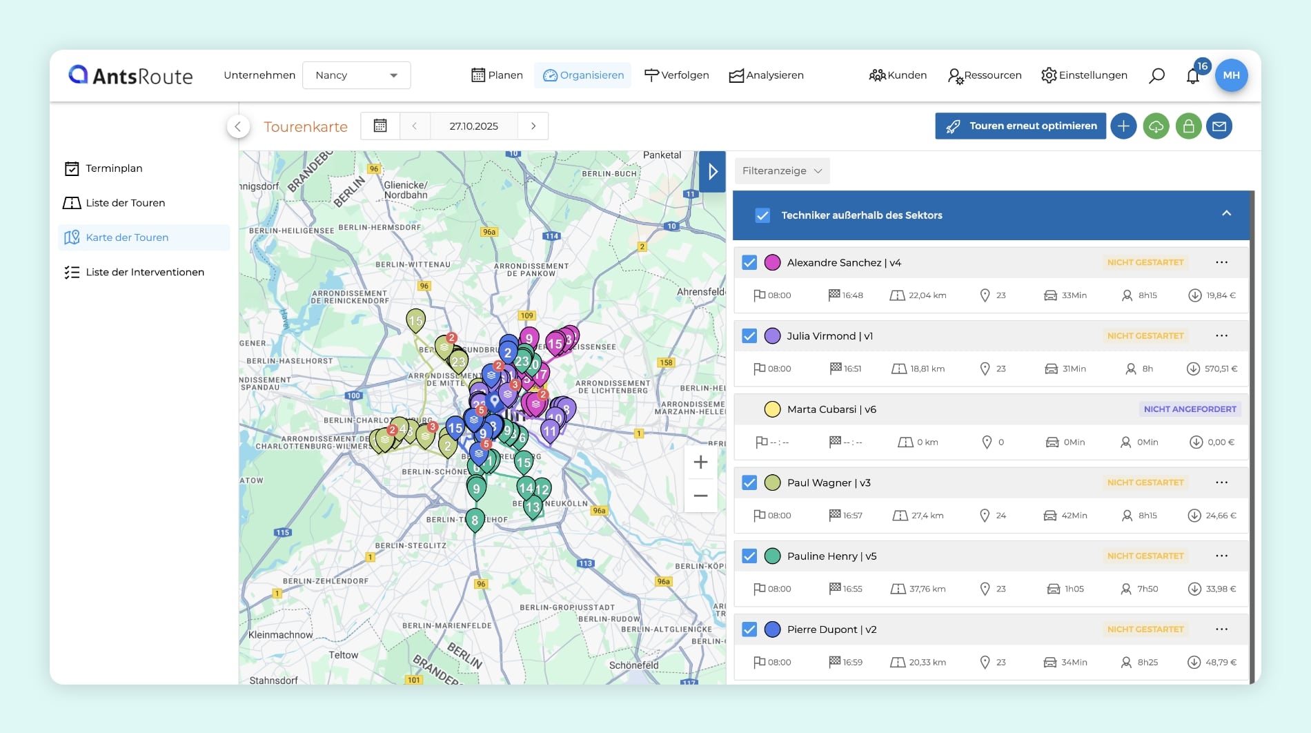 Tourenoptimierungs-Software AntsRoute: Karte mit fünf unterschiedlichen Einsatzrouten, jeweils in einer eigenen Farbe dargestellt, mit allen Stopps klar entlang der Route markiert.
