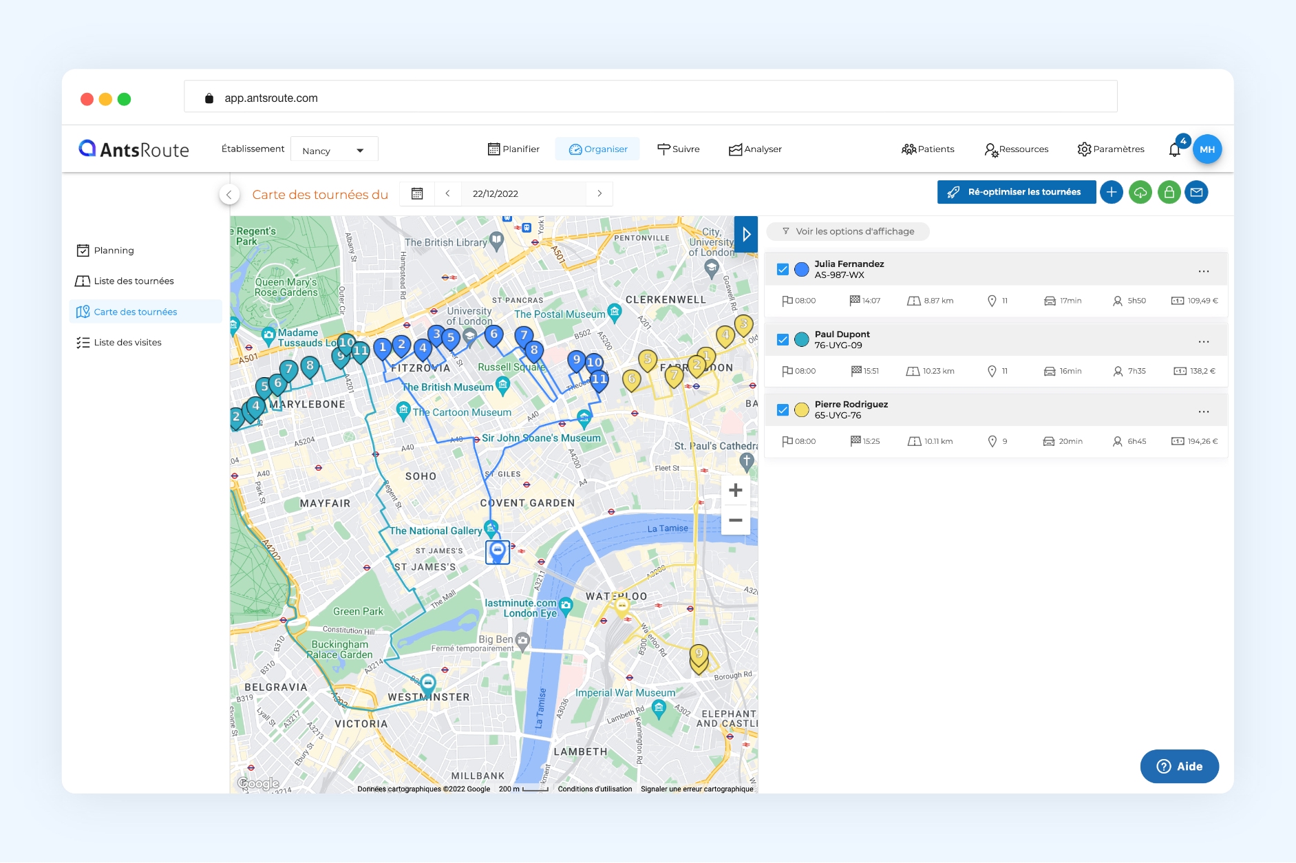 interface du logiciel AntsRoute montrant trois tournées sur une carte
