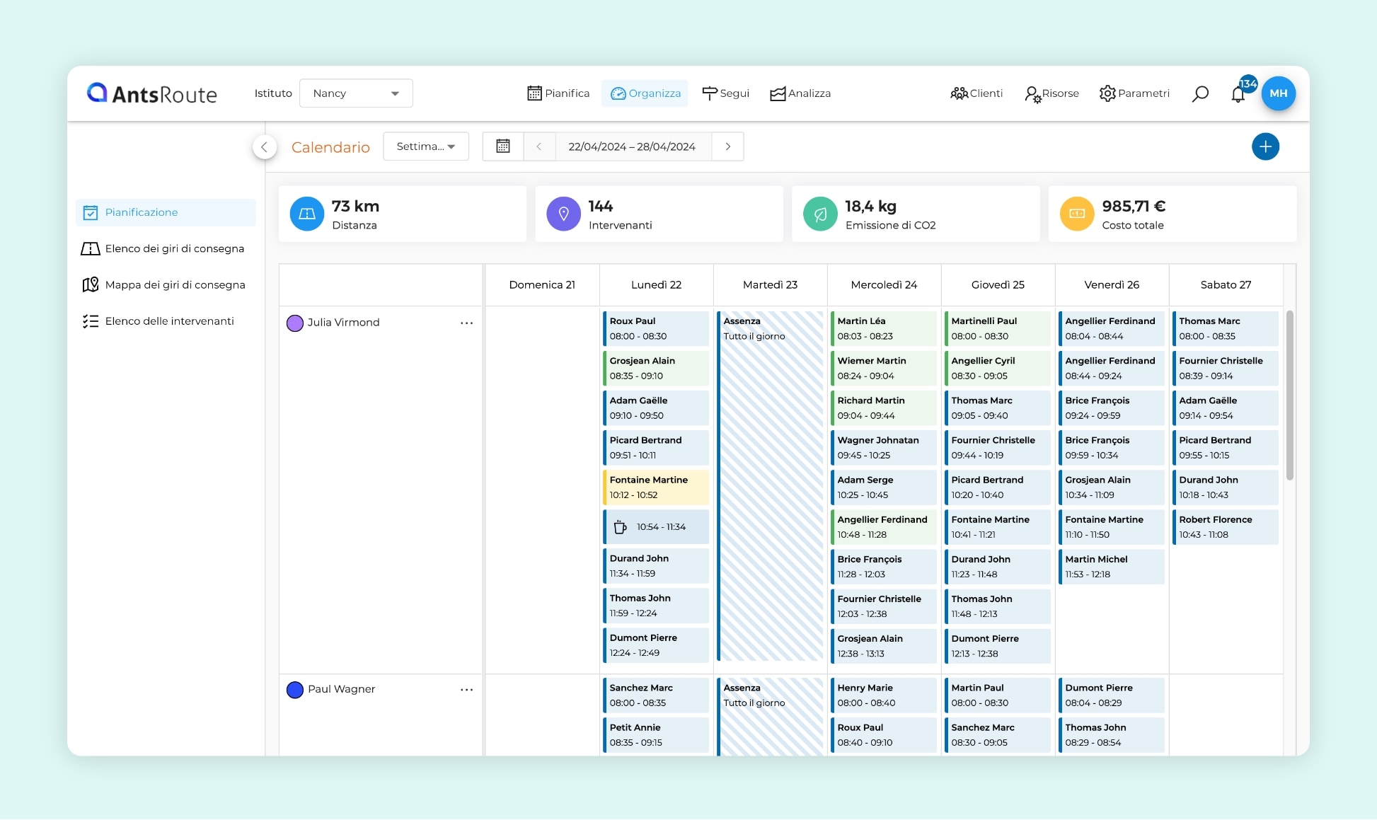 L'interfaccia del software AntsRoute mostra la pianificazione settimanale del lavoro di due tecnici.
