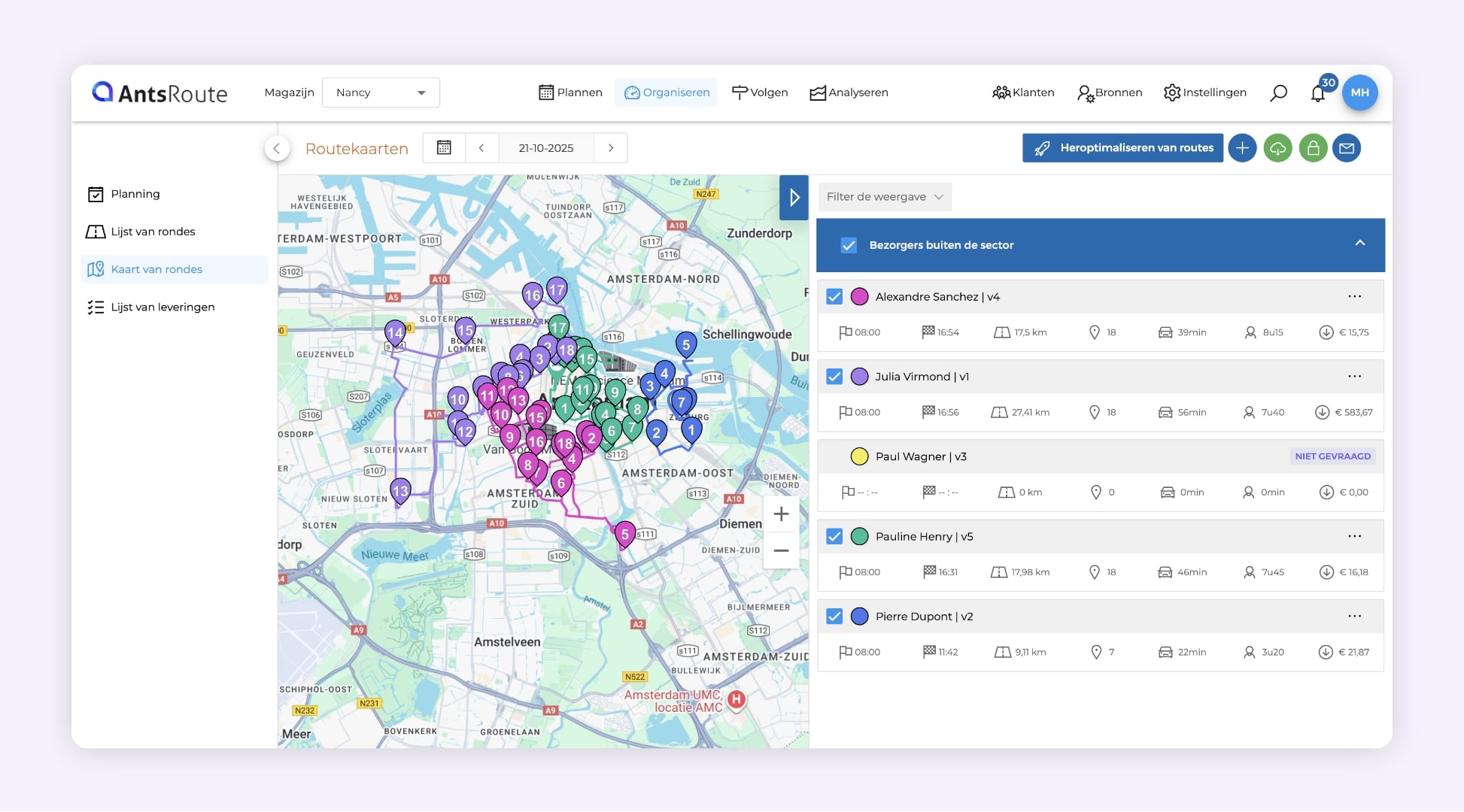 AntsRoute-routeoptimalisatiesoftware: vier leveringsroutes op een kaart, genummerde stops, vertrek/aankomst bij het depot.
