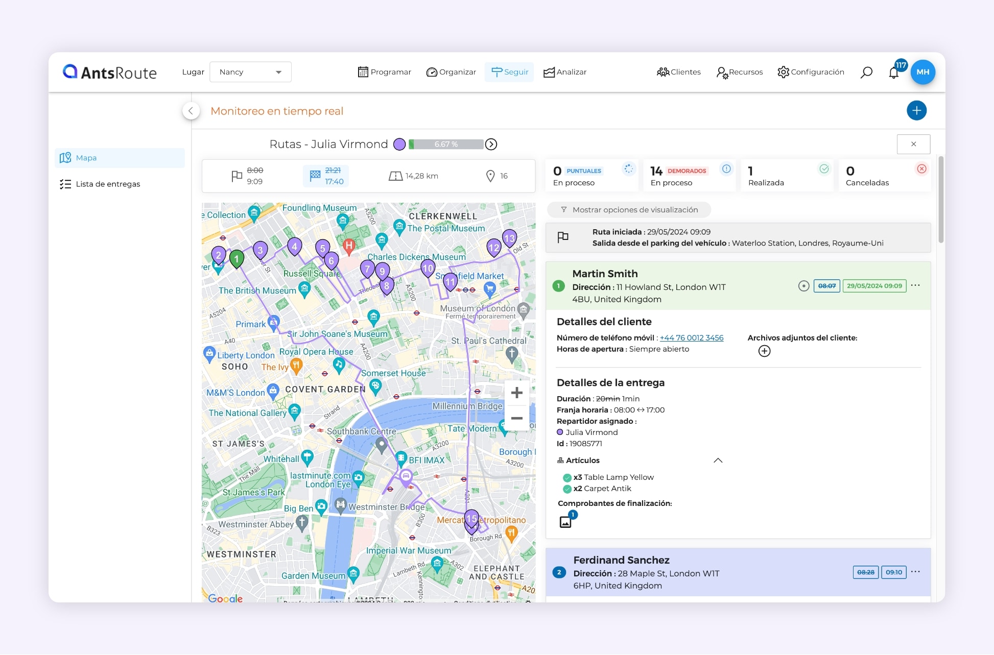 La interfaz del software AntsRoute muestra el seguimiento en tiempo real de una ruta de entregas en curso.
